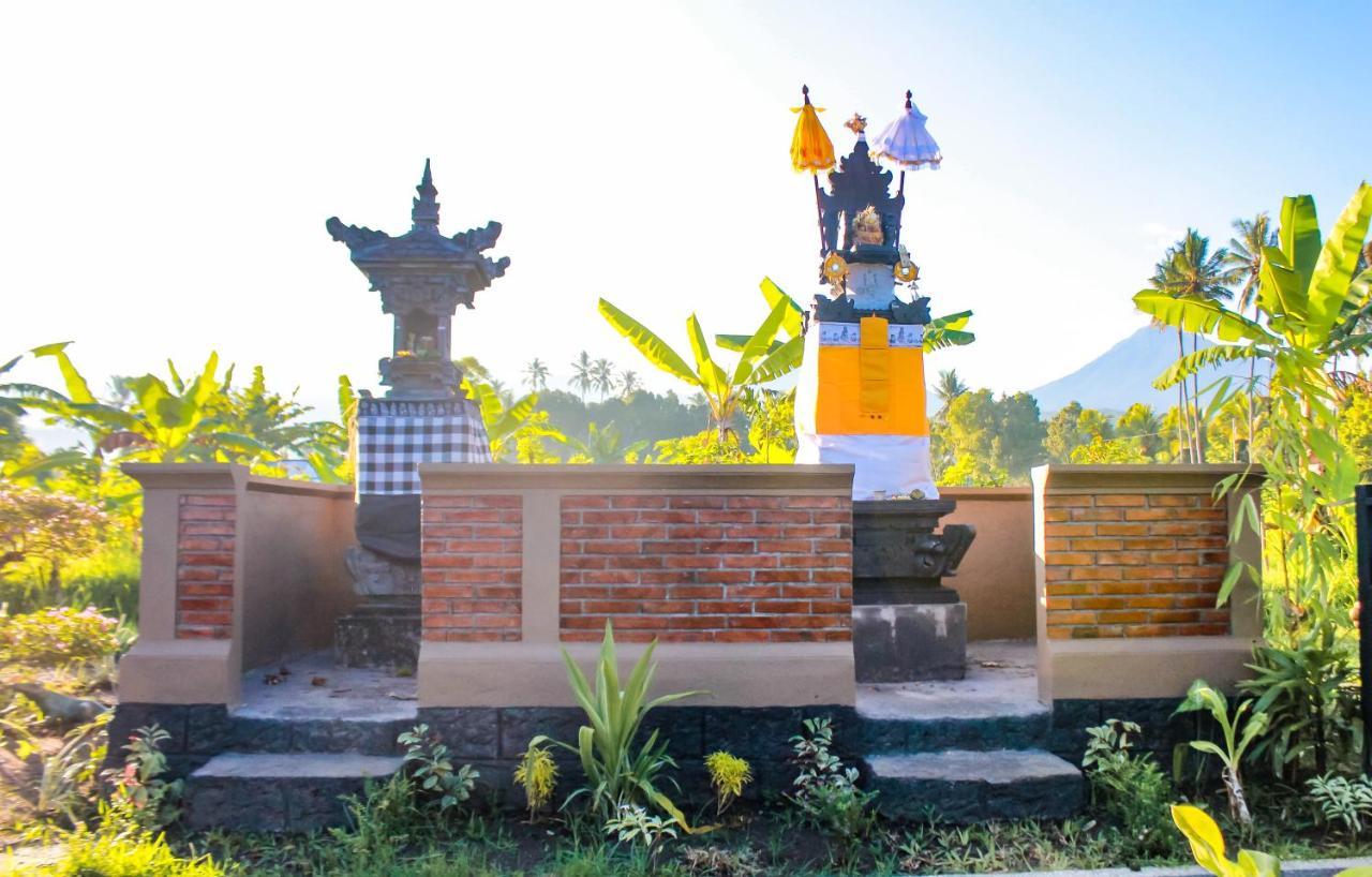 Sri Lestari Banyuatis Villa